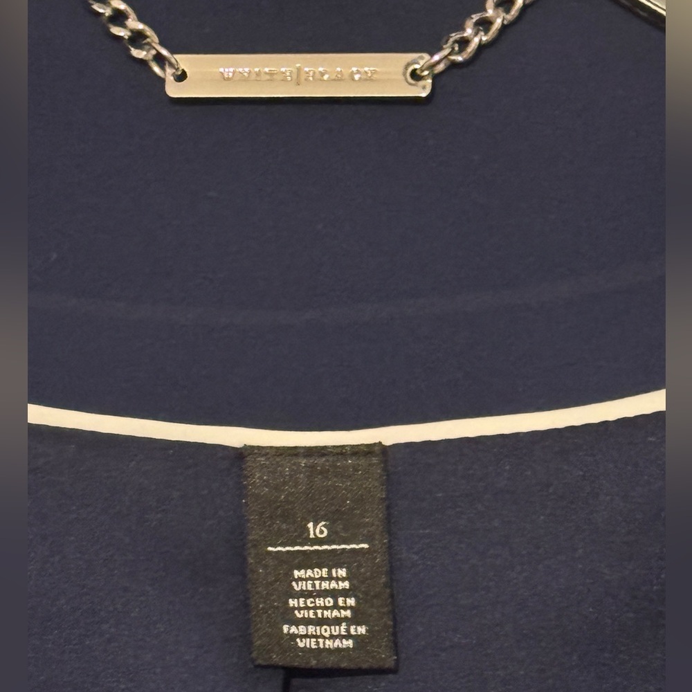 White House Black Market Navy Blue Cropped Blazer NWT Great Buy - Picture 4 of 6